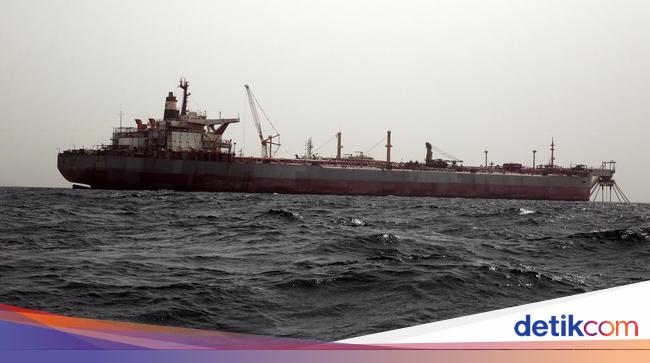 Gara-gara AS, 14 Kapal Minyak Rusia Terdampar Berminggu-minggu di Korsel