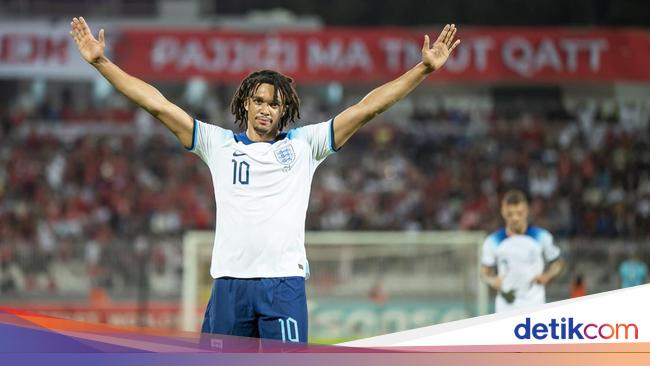 Di Posisi Barunya, Alexander-Arnold Sudah Dibandingkan dengan Messi