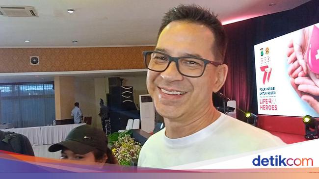 Ketika Ari Wibowo Dijodoh-jodohkan dengan Olla Ramlan