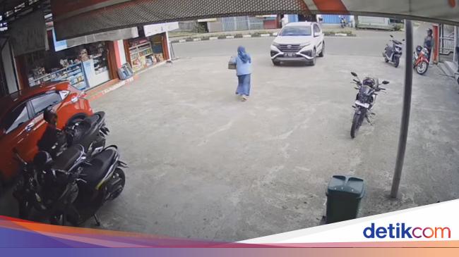 Belajar dari Emak-emak Kejar Mobilnya yang Mundur, Begini Tips Parkir di Jalan Menurun