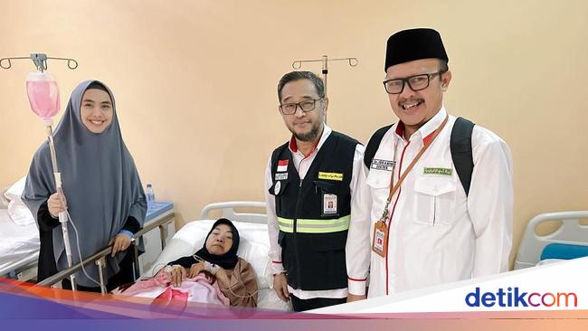 Selain Dehidrasi, Ini Penyebab Ibu Ria Ricis Dilarikan ke RS di Makkah