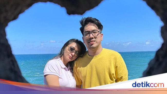 Perjalanan Baru Della Puspita Usai 10 Tahun Menjanda