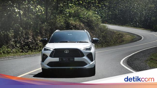 Toyota Berhasil Buat Mobil Elektrifikasi Makin Populer