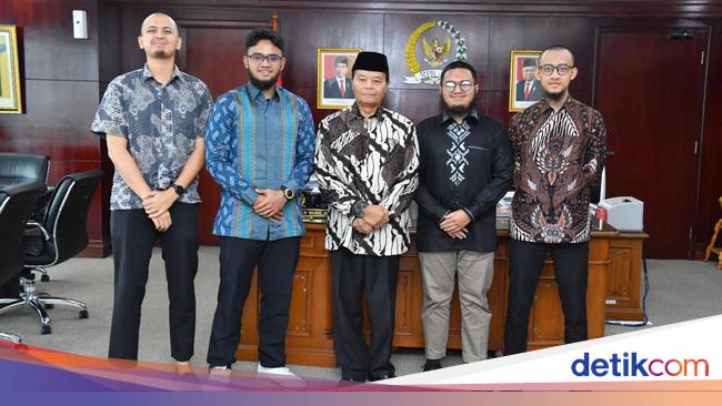 HNW Ajak Mahasiswa RI di LN Teruskan Semangat Belajar Pendiri Bangsa