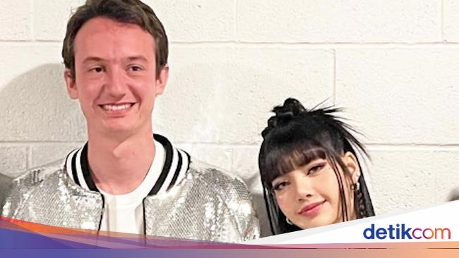 Rumor Lisa Blackpink Pacaran, Keluarganya Lebih Kaya dari Jeff Bezos