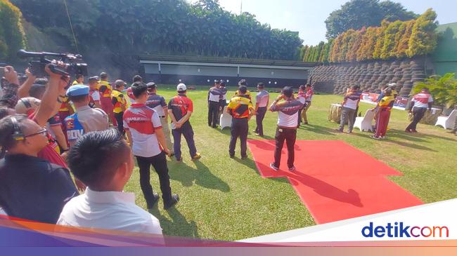 Momen Kapolri-Ketua MPR-Pimpinan BPK Adu Tembak di Kapolri Cup