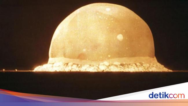 Malam Seketika Terang, Gambaran Dahsyat Saat Bom Atom Diledakkan