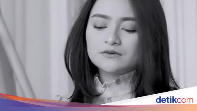 Nathalie Holscher Bantah Buka Hijab karena Sule