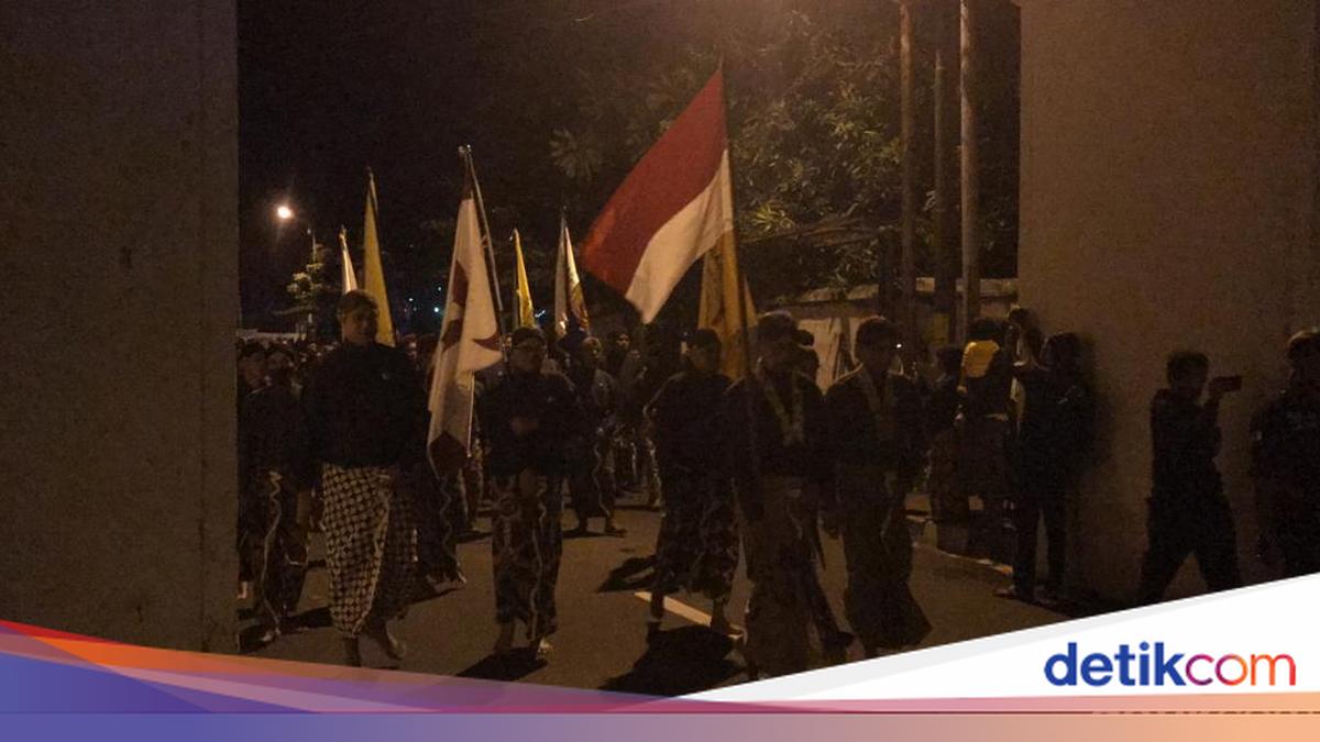 Pengin Ikut Kirab Malam 1 Suro di Keraton Jogja? Begini Caranya