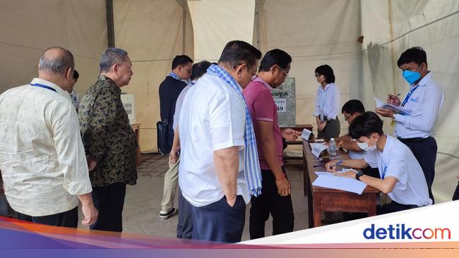 Agung Laksono Harap KPU Contoh Pemilu Kamboja, DPT Pakai Foto Pemilih