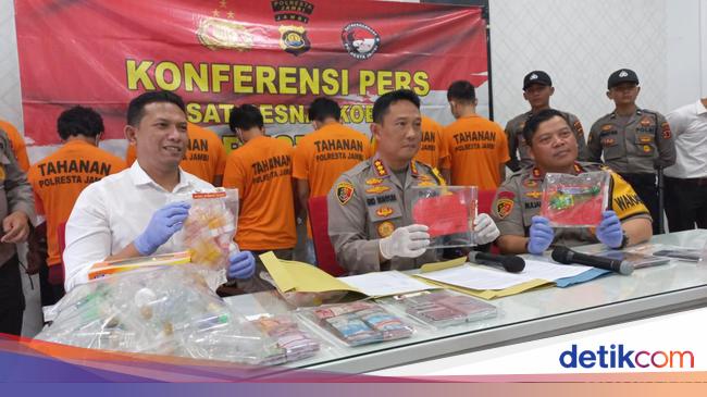 Kasat Narkoba Polres Jambi Dimutasi Usai Emak-emak Gerebek Markas Sabu