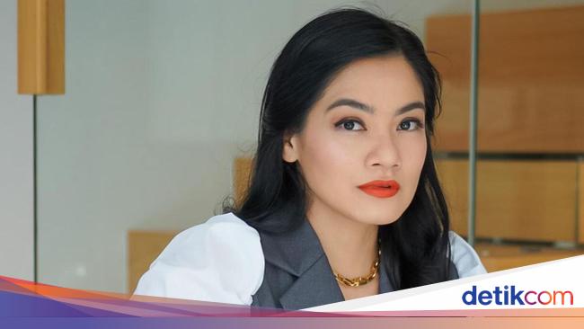 Titi Kamal Ingin Selalu Terlihat Stylish, Ini Rahasianya