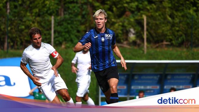 Paris Saint Germain and Manchester United Compete for Rasmus Hojlund: Transfer Rumors