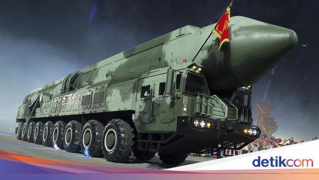 Korut Unjuk Gigi di Parade Militer, Rudal Nuklir Jadi Bahan Pamer