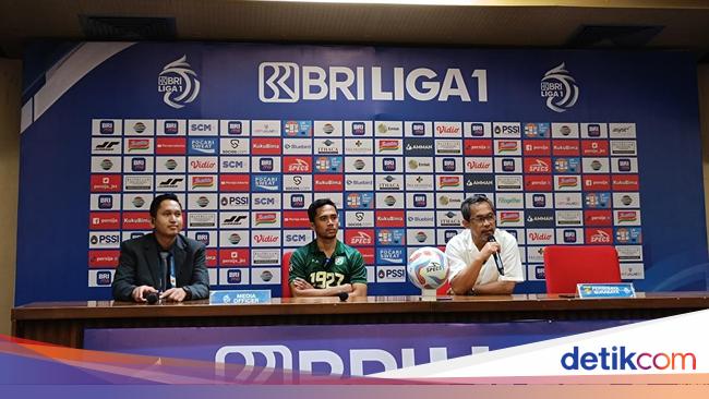 Persebaya Ditekuk Persija, Aji Santoso Soroti Keputusan Wasit