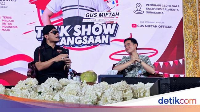 Gus Miftah Sapa Gibran Calon Wakil Presiden di Depan Mahasiswa Solo