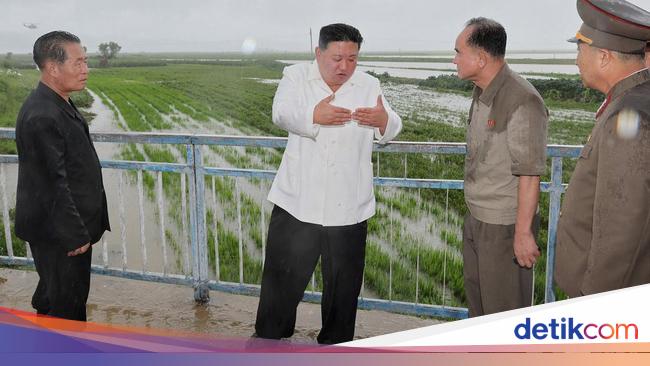 Terjangan Badai Khanun Bikin Pejabat Korut Diomeli Kim Jong Un