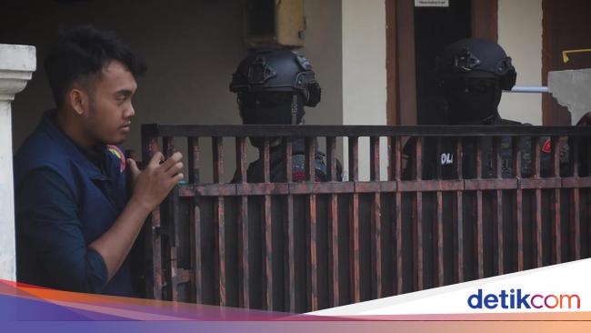 Densus 88 Geledah Kontrakan Terduga Teroris di Tangerang, Ada Barang Disita