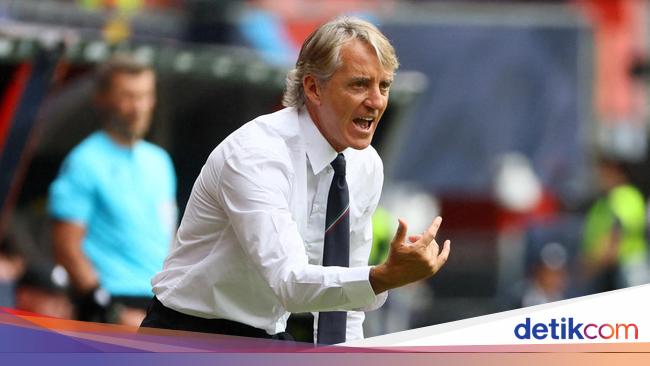 Roberto Mancini Resigns as Coach of Italian National Team: Internal Problems Force Decision