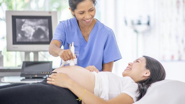 10 Penyebab Bayi Sungsang dan Cara Mengatasi Posisi Bayi