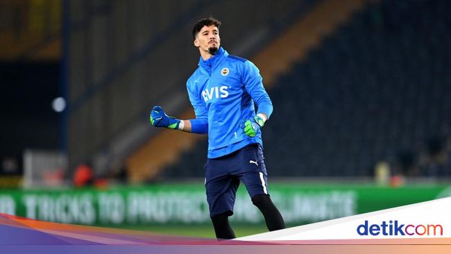 MU Dekati Kiper Fenerbahce
