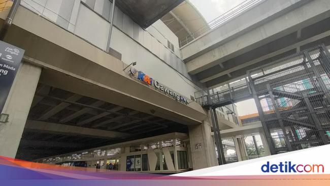 Suasana Stasiun Cawang Jelang Jokowi Resmikan LRT Jabodebek Besok