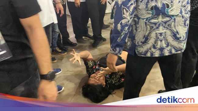 Wanita Ngamuk Saat Jokowi Datangi Acara Relawan Bobby di Medan