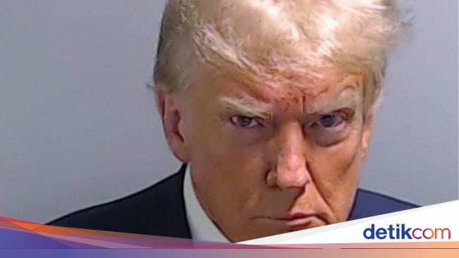 Ada Trump di Balik Upaya Pemakzulan Biden