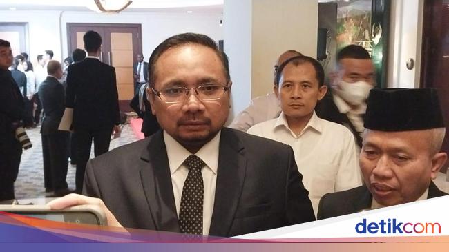 Menag Akan Kaji Wacana Haji Cukup Sekali Bersama Komisi VIII DPR