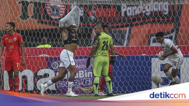 David da Silva’s Emotional Celebration After Scored a Goal Against Persija Jakarta