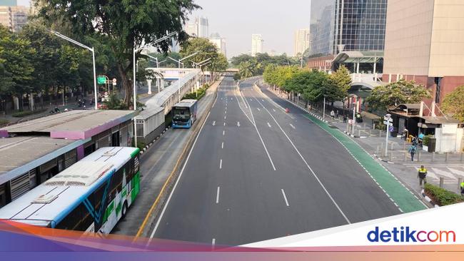 Penampakan Jalan Sudirman Kosong Saat KTT ASEAN di Jakarta