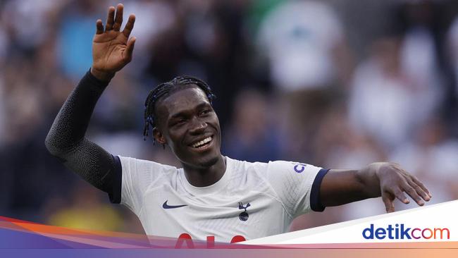 Tottenham Sanksi Pemainnya yang Unggah Video Nge-fly