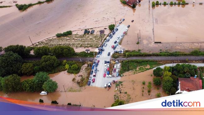 Korban Tewas Banjir Yunani Bertambah Jadi 15 Orang