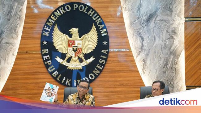 Mahfud Serahkan Rekomendasi Tim Percepatan Reformasi Hukum ke Jokowi Besok