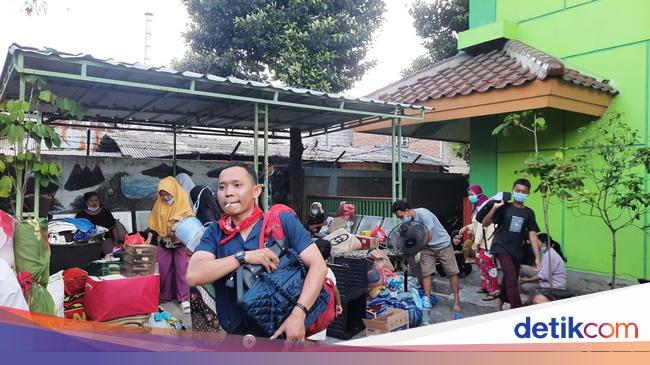 8 Orang Terluka Akibat Kebakaran Pabrik Sandal di Jakut, 4 Alami Sesak Napas