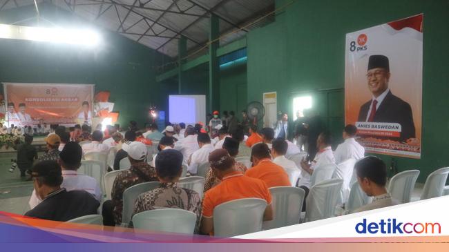 Masih Ada Spanduk Anies Tanpa Cak Imin, Begini Reaksi Presiden PKS