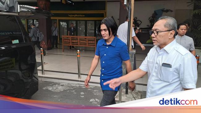 Tiba di Jogja, Ketum PAN Disambut Charly Van Houten