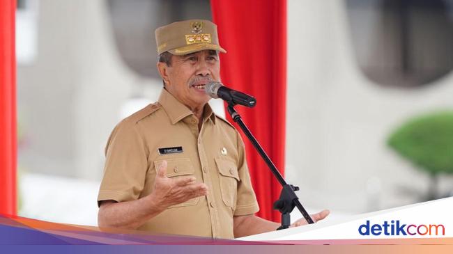 Maju Nyaleg, Syamsuar Mengundurkan Diri Sebagai Gubernur Riau