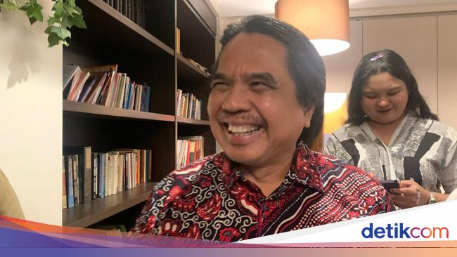 Ade Armando Soroti Gaya PDIP 'Menghajar' Jokowi: Langkah Bunuh Diri