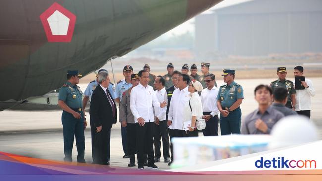 Prabowo Dampingi Jokowi Lepas 51,5 Ton Bantuan dari RI untuk Palestina