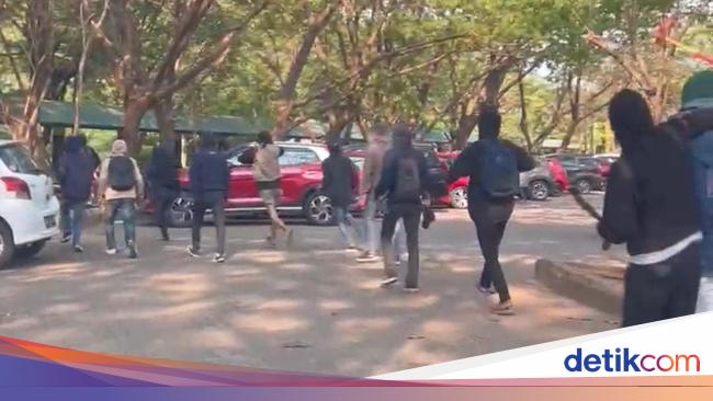 7 Fakta Kericuhan di UMI Makassar hingga 1 Mahasiswa Diamankan