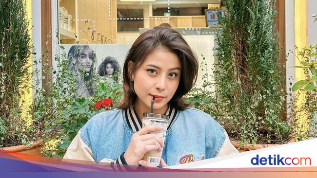 Admin Medsos Akui Tilap Duit Rp 400 Juta Hasil Endorse Awkarin