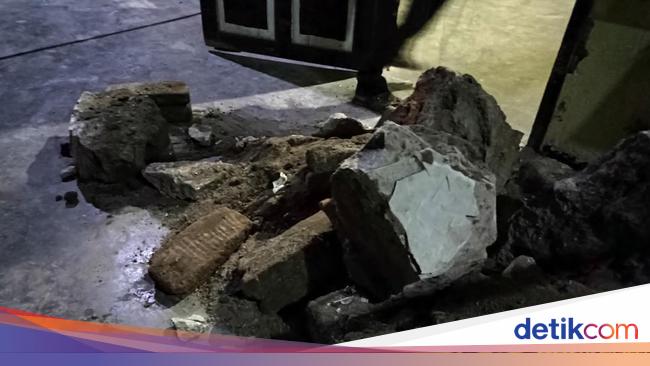 Kerangka Manusia Ditemukan Dicor di Dalam Rumah Warga Blitar