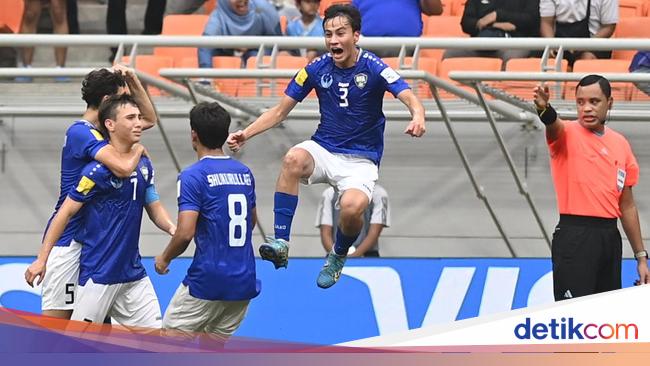 Gol Tendangan Bebas Uzbekistan Runtuhkan Inggris