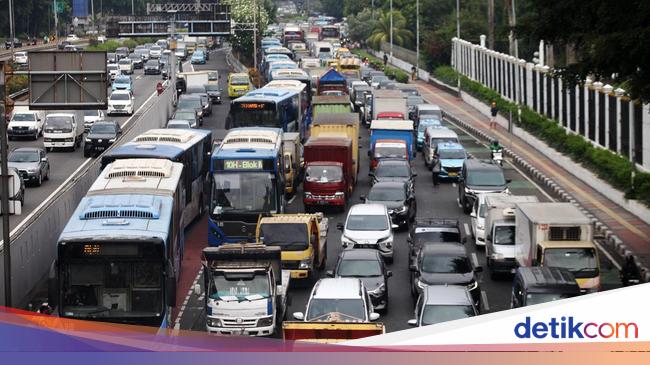 Presiden Jokowi Dikritik karena Membuat Kemacetan di Pulau Jawa Semakin Parah
