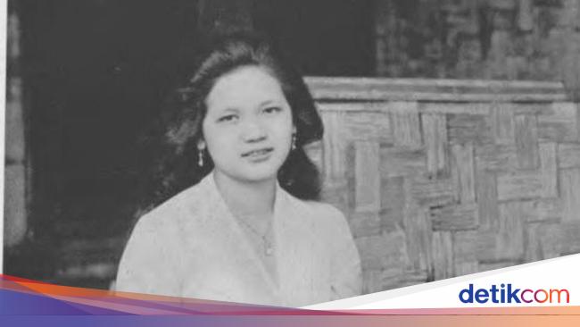 Bukan Gadis Kretek, Ini Foto Jadul Gadis Sumedang dengan Sebatang Rokok