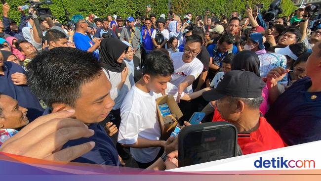 TKN Nilai Bawaslu Jakpus Tak Profesional Soal Gibran Bagi-bagi Susu