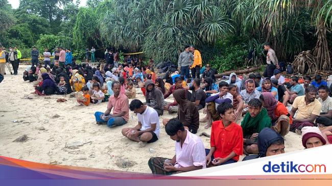 Pengungsi Rohingya Ditampung di Dermaga CT-1 BPKS Usai Ditolak Warga Sabang