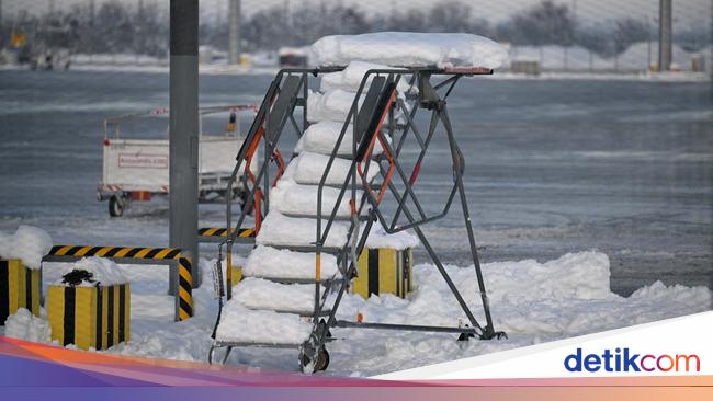 Sejumlah Bandara di Inggris Kembali Dibuka Usai Salju Lebat