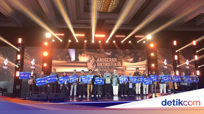 Anugerah Diktiristek 2023, detikcom Raih Penghargaan Media Daring Terbaik